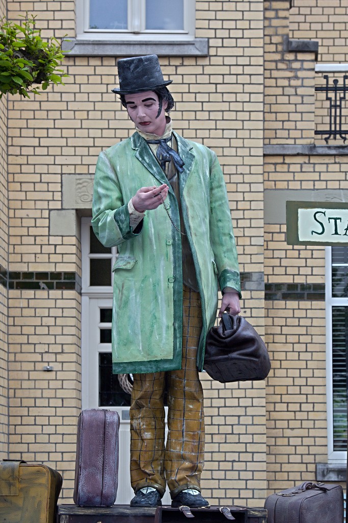 valkenburg living statue levend standbeeld evenement event festival festiviteit kunst art straatkunst streetart artiest beeld beeldhouwwerk